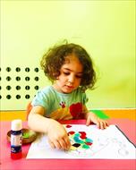 تحقیق آموزش دست ورزی و حرکات ظریف در کودکان